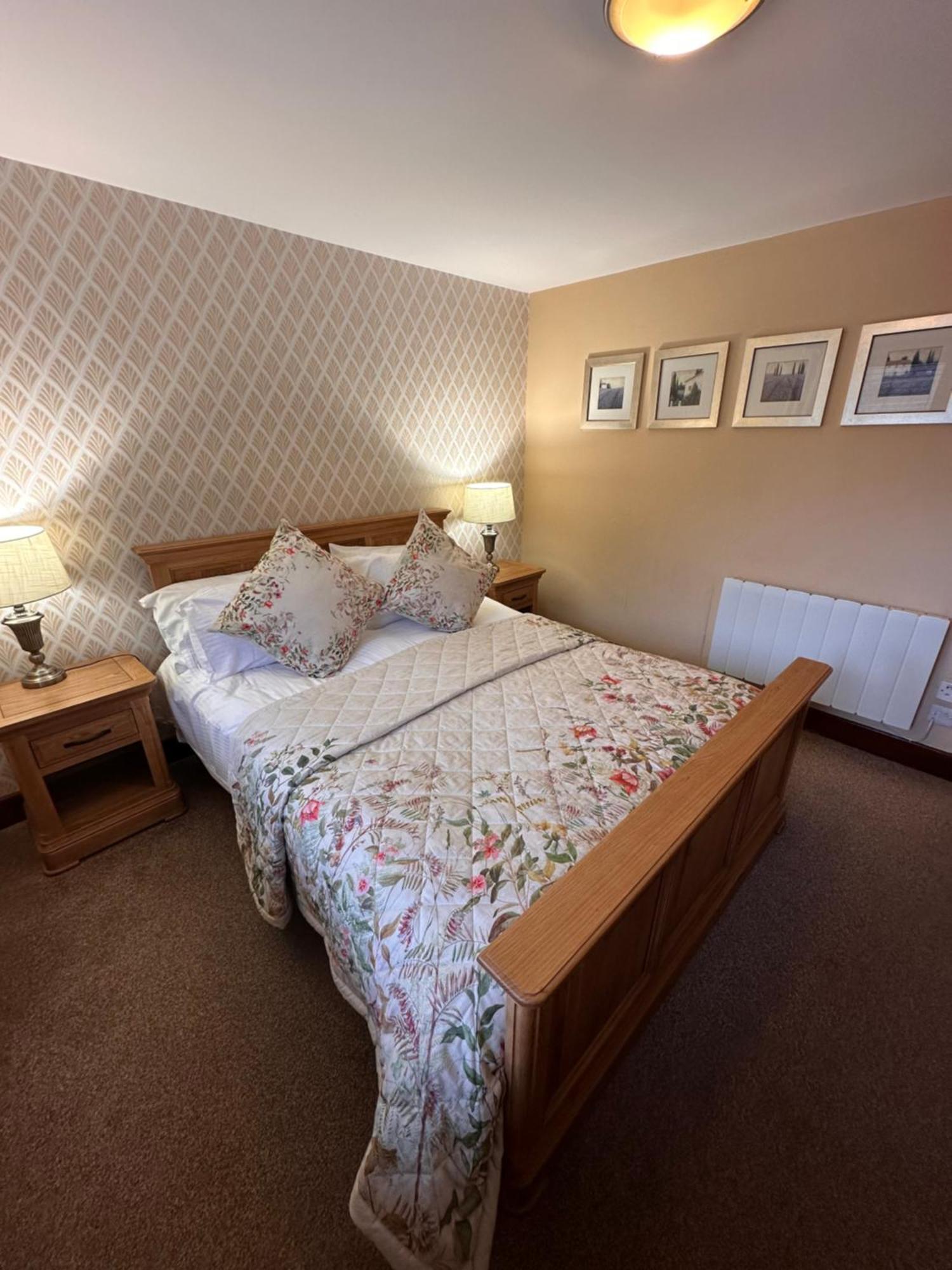 The Auld Kirk Bed and Breakfast Ballater Exteriör bild