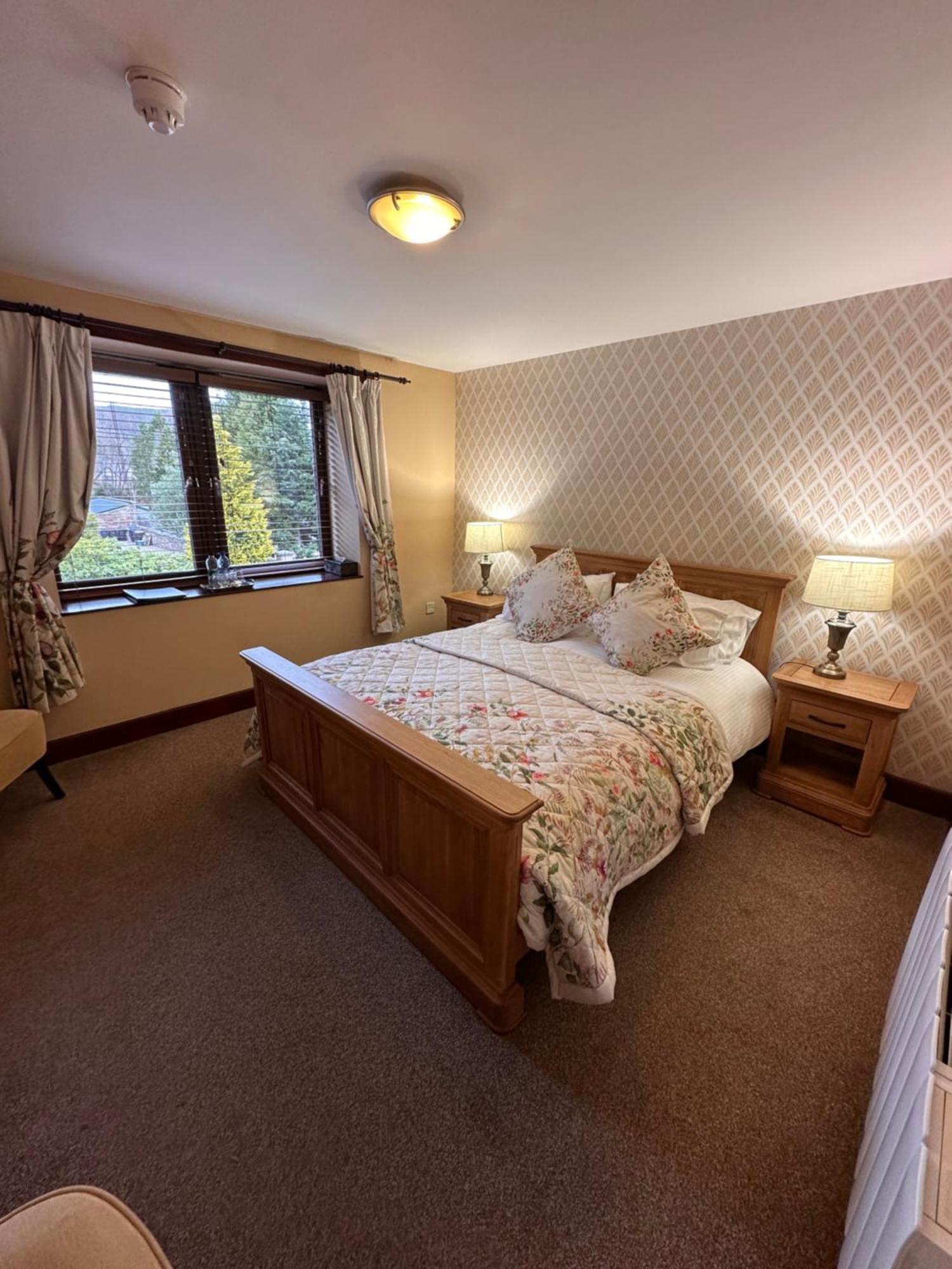 The Auld Kirk Bed and Breakfast Ballater Exteriör bild